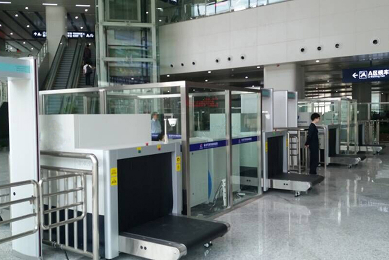 X-ray baggage scanner and Walk-through metal detector at Changsha west but station